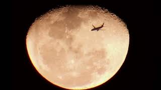 : SVBONY SV28 - Avi~ao passando na frente da Lua