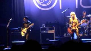 Orianthi "Give In To Me" Live In Brisbane 2010.m4v
