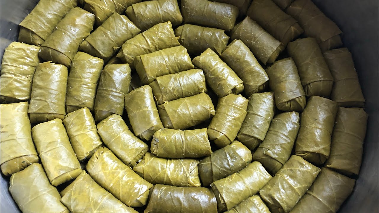 SUSUZ BİŞƏN YARPAQ DOLMASI. DOLMASININ QARALMAMASI VƏ KƏFİNİN ÇIXMAMASI ÜÇÜN NƏ ETMƏK LAZIMDIR?
