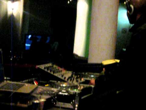 Funk DeepStar, Rocking Black Coffee ft Zakes Bantwini - Juju (Mindlo & Essential i Remix)