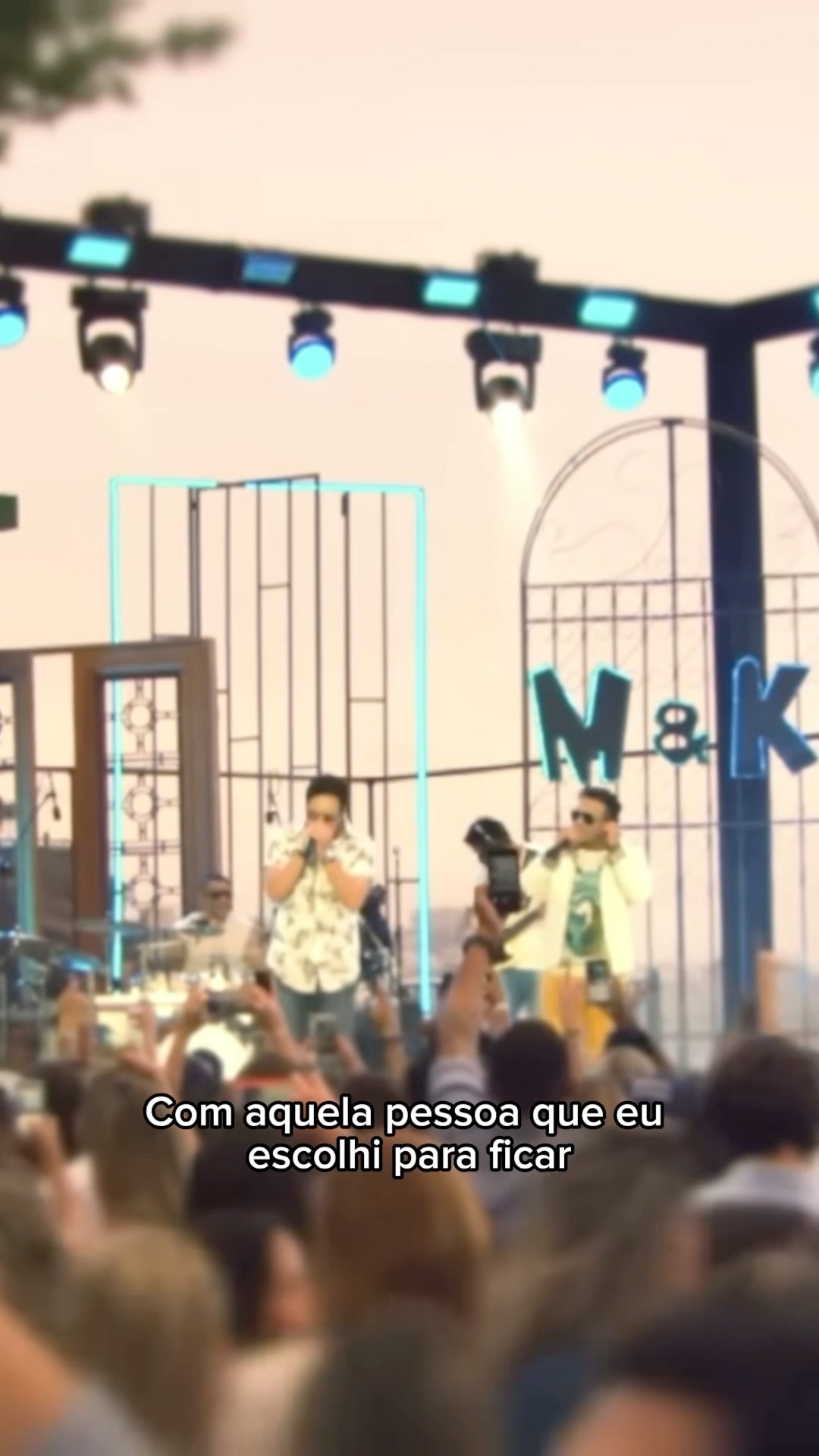 E tudo que atrasa, deixa a maré levar... O #TBT de hoje é para reviver o astral do álbum Na Praia 2