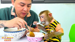 Kaka was happy when dad fed her super delicious sweet potato porridge