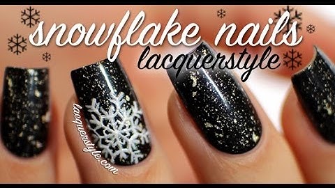 SNOWFLAKE HAND PAINTED NAIL ART