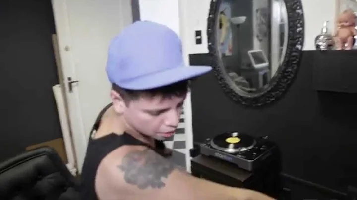 alan yee se hace un tatuaje en uno de los mejores ...