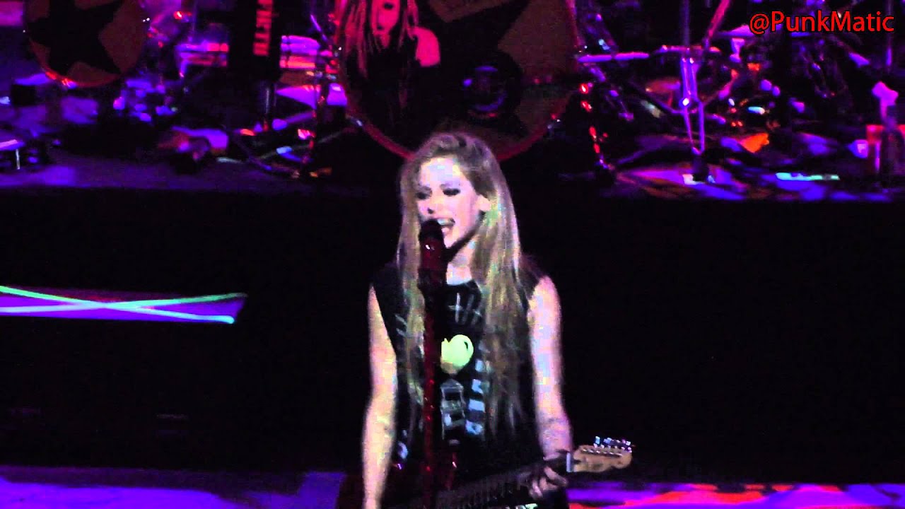 Avril Lavigne - Airplanes + My Happy Ending - Live São Paulo Brasil 28-07-2011 HD by @PunkMatic