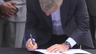 Lamont signs law establishing the Fallen Officer Fund