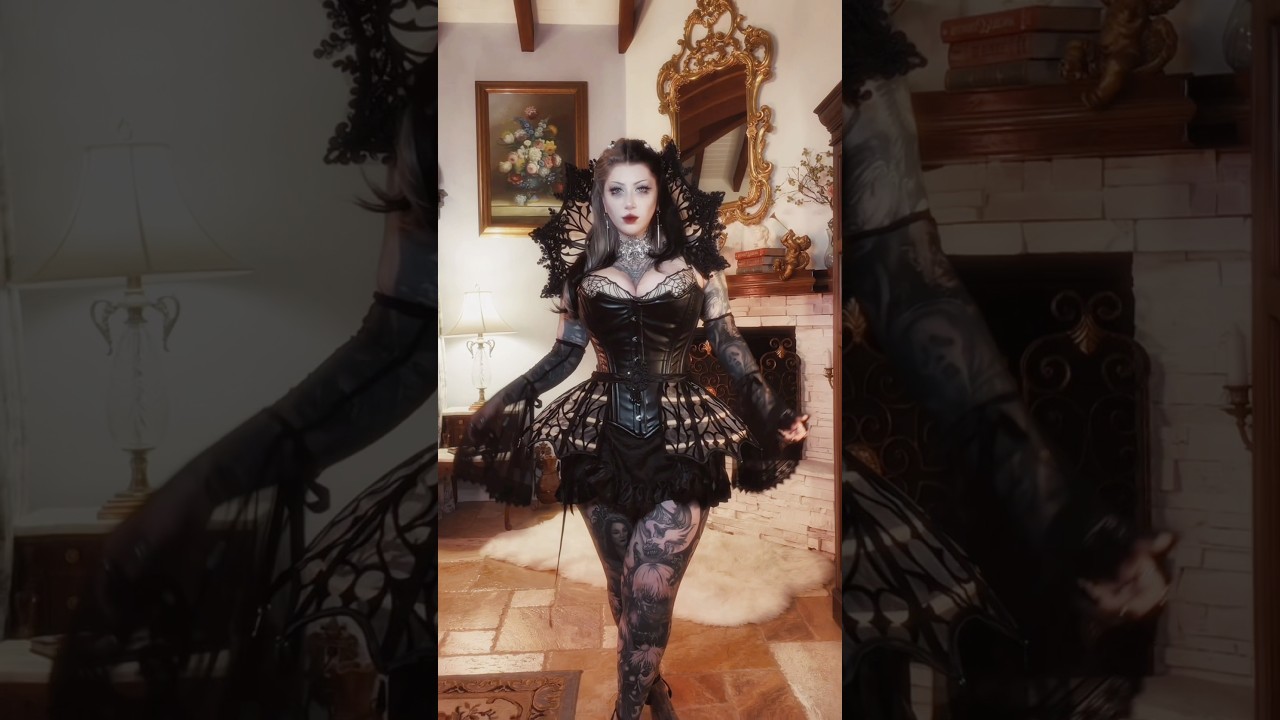 I want to dress like this every daaaay🥀🧛🏻‍♀️ #vampiregoth #romanticgoth #altfashion