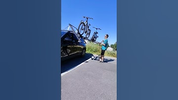 Dropracks elevating roof rack with Bike carriers from Thule and Küat.