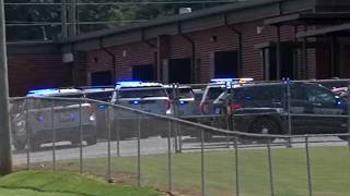 2 students injured in shooting at Warner Robins High School, suspect in custody