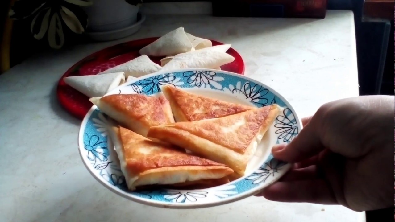 Треугольники из лаваша с творогом и зеленью
