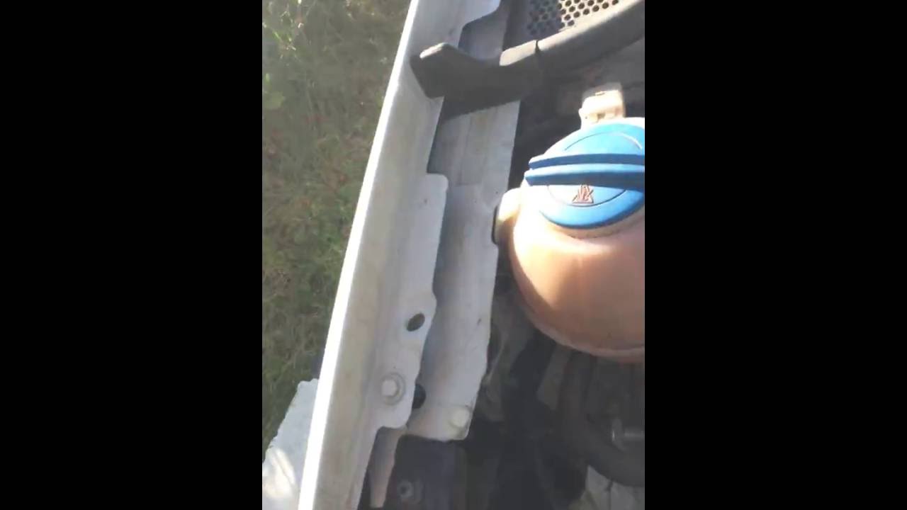 помпа начала под тикать поло седан - YouTube