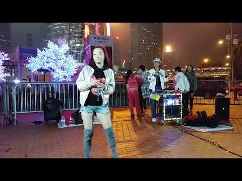 旺角羅文歌舞團  中環碼頭  Bonnie   傻女 Disco版  2019.2.4年三十晚