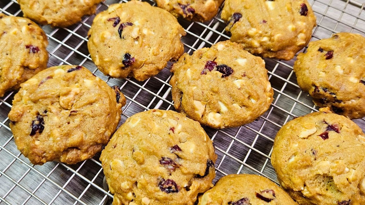 แจกสูตร คุกกี้ไวท์ช็อกแครนเบอร์รี่ (White Choc Cranberry Cookies)