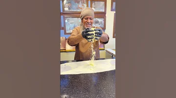 فطيره مشكل لحوم وش بيتزا من ايد عم شلتت السعوديه 