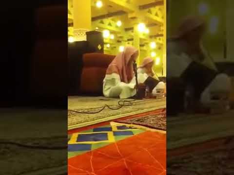 مقطع نادر اجازة بصحيح البخاري بعد 15 سنة عبد السلام الشويعر سماحة المفتي عبد العزيز آل الشيخ