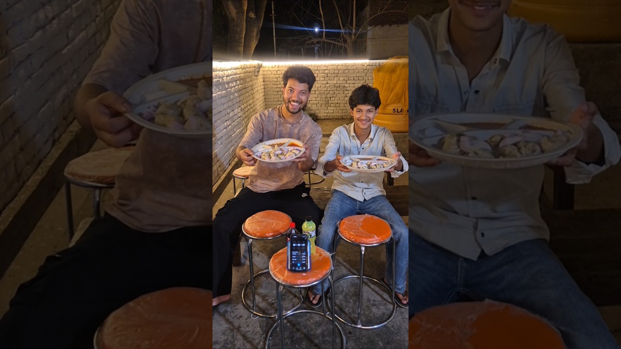 Do Bhai ke bich chala Momo Eatting Challange #minivlog #momowala #food #momolove #momoeating