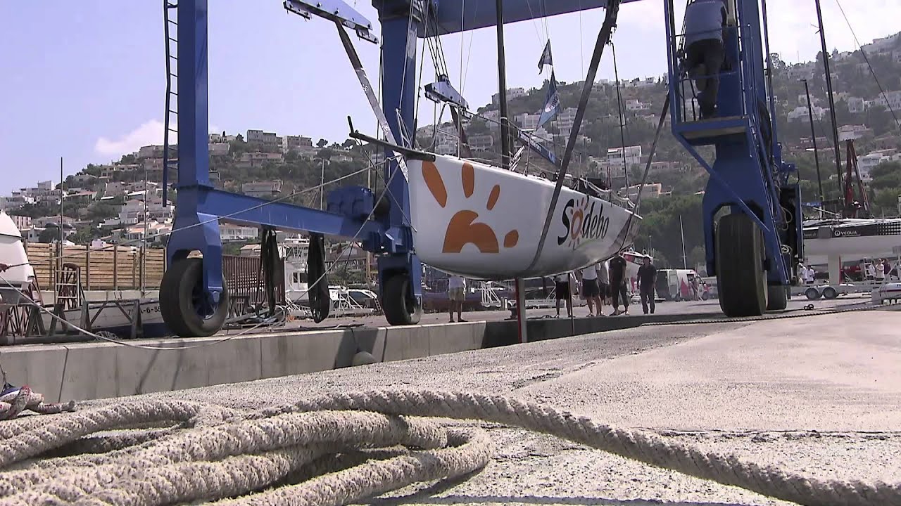 21. Le Tour de France à la Voile 2013 /  Grutage à Roses 19/07