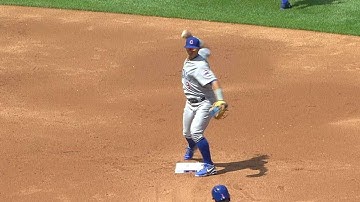 CHC@NYM: Castro, Baez combine for pretty double play