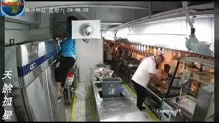 Choc 18 Il Sélectrocute En Réparant Son Frigo Sous Tension