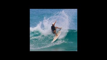 Blow tail snap by Romeo Chavez 🇪🇨 #surf #surfing #surflovers #lovesurfing #wavesurfing #travel