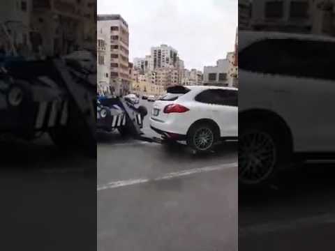 مواطن يشتكي من مهزلة شركات المواقف في جدة