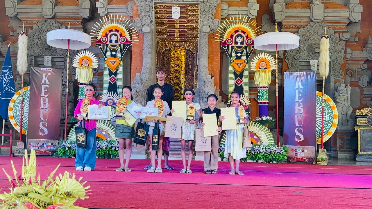 JUARA HARAPAN 1 LOMBA TARI CONDONG “KEBUS 2025” DI WANTILAN PURA PAYOGAN AGUNG KETEWEL GIANYAR
