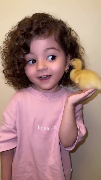 🤣❤🦆#celanapendek @neaffeas #tren #videoviral #fyp #lucu #bayiperempuan #menari #bayi