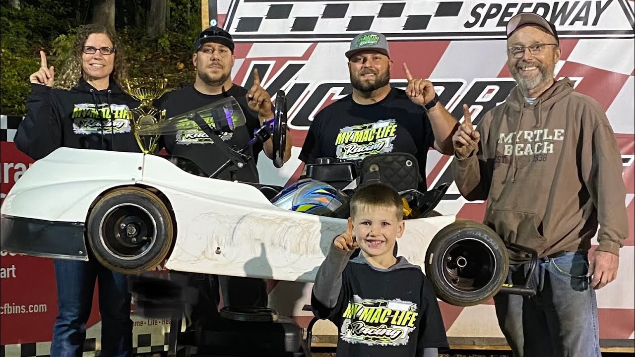 Predator 425 WINNER at Mountain Creek Speedway. Chris Jones dirt track go kart racing main event.