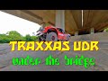 TRAXXAS UDR under the bridge - unner de Brück