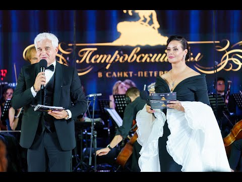 Оксана Федорова, Рамиз Усманов, Ильдар Абдразаков, гр. Dschinghis Khan на Первом Петровском балу
