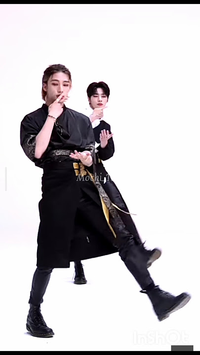 Hyunjin's iconic dance step 😁 #kpop #skz #hyunjin #changbin #felix #bangchan #seungmin #yt #ytshort