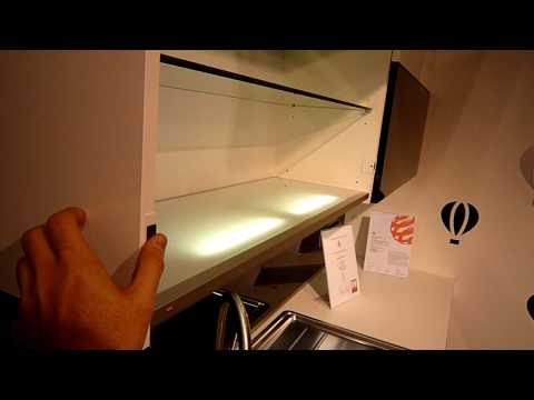 mueble-alto-de-cocina-alno-con-servodrive