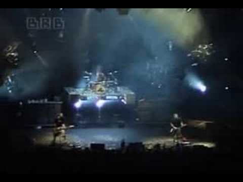 Blink 182 Reckless Abandon live (travis barker dru...