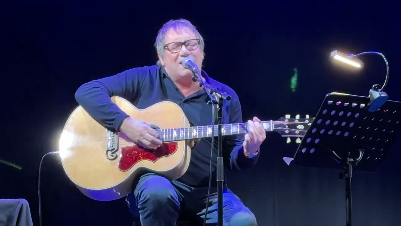 Simon fowler & oscar Harrison ( ocean colour scene) - foxy folk faced , walsall arena,  17/10/ 025