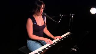 Catecatù (Caterina Tancredi) - Don't Stand So Close To Me (The Police Cover)