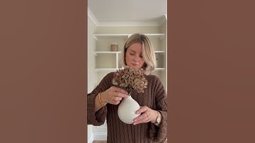 Autumnal shelf styling 🍂#interiordecor #interiorstyling