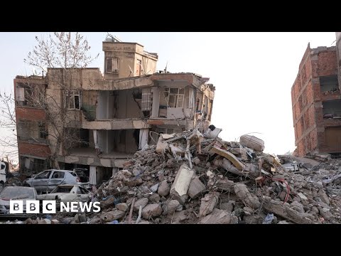 Turkey issues arrest warrants for buildings collapsed by earthquake – BBC News