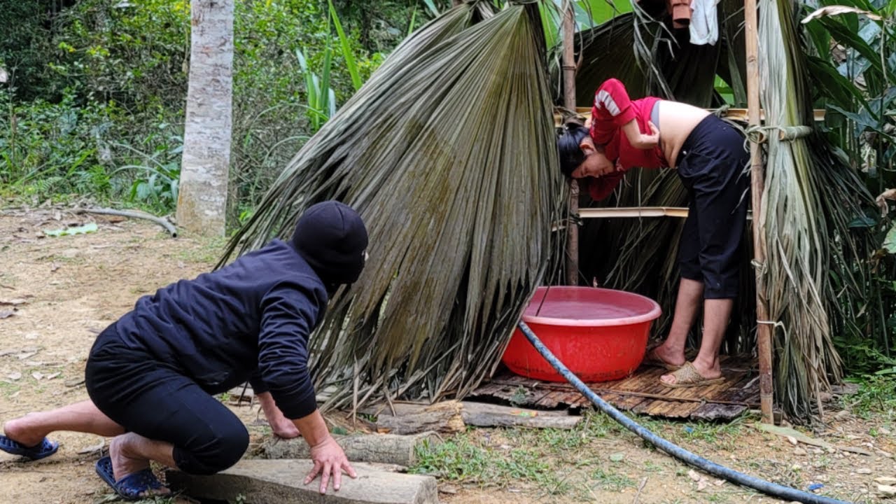 Making a makeshift bathroom, a masked person appeared while I was