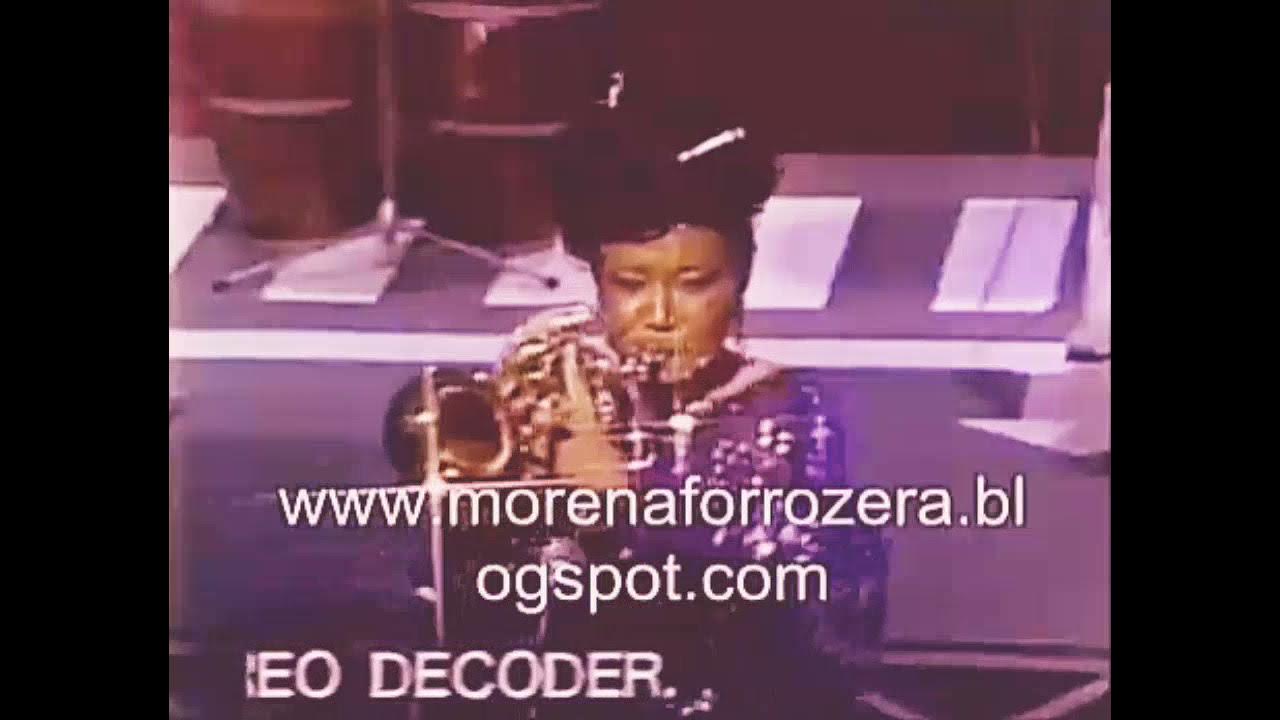De Carlinhos Lira, com interpretação icônica de Alcione, influência do jazz De Carlinhos Lira, com interpretação icônica de Alcione, influência do jazz