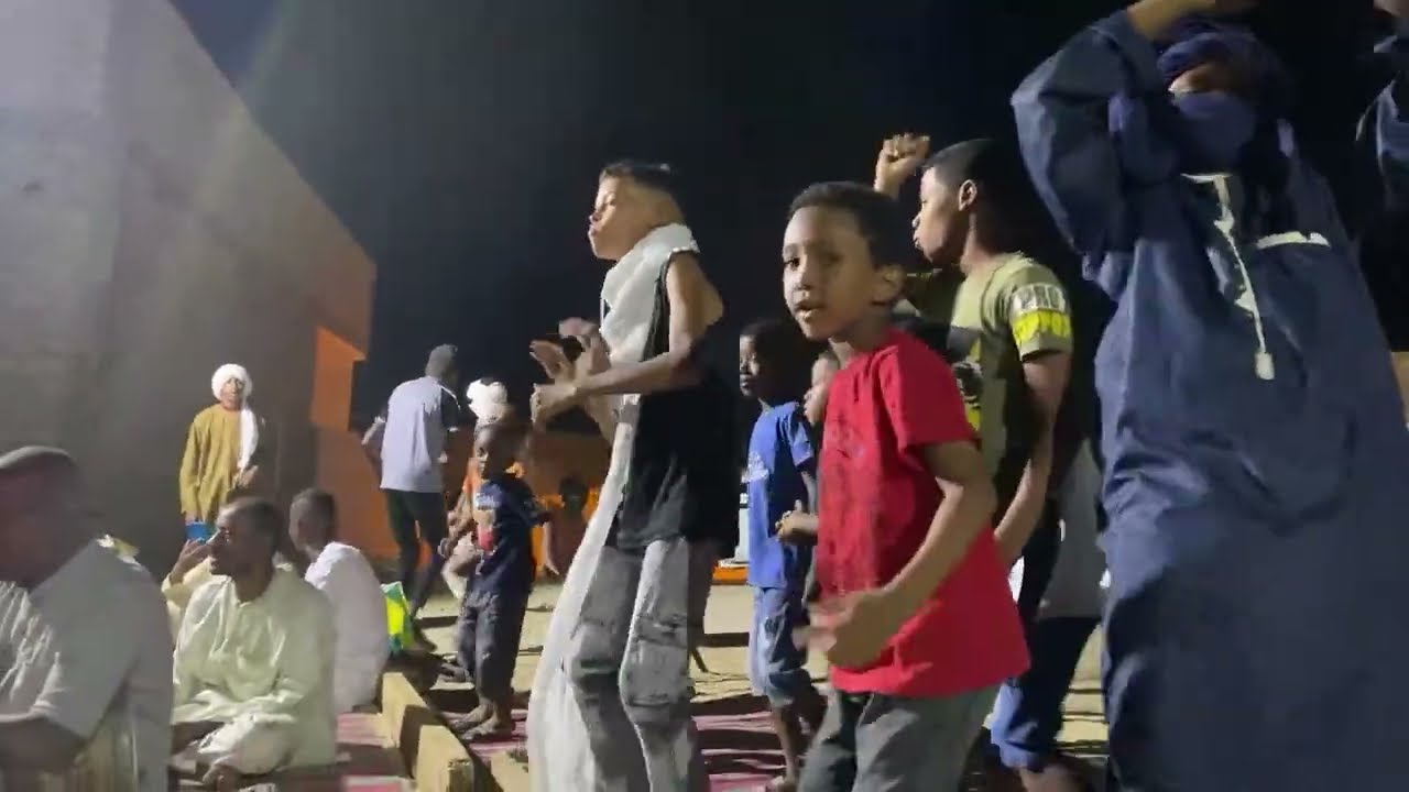 ماوي احمد وفرقة فنانين الطاسيلي حي خبجي