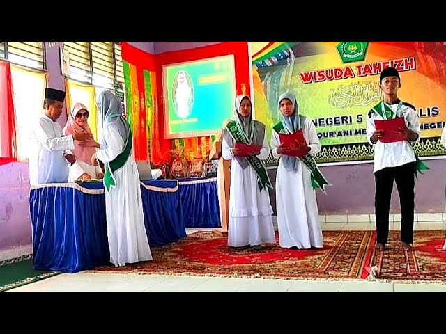 RANGKAIAN ACARA WISUDA TAHFIZ KELAS IX MTsN 5 BENGKALIS TH 2024 class=