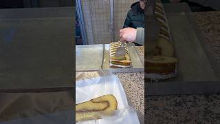 İçinde Özel Kayısı Marmelatı Olan Farih Sarması Tarihi Parlar Pastanesi