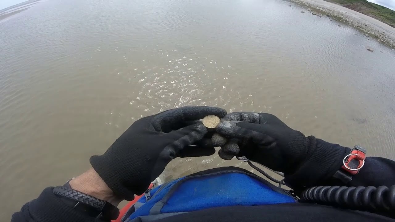 Beach metal detecting Filey Bay finding my first Half Crown YouTube