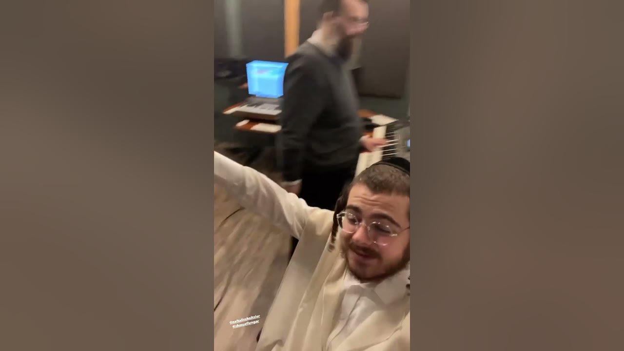 Shmueli Ungar, Hershy Weinberger, Naftali Schnitzler, getting ready for shabbos!