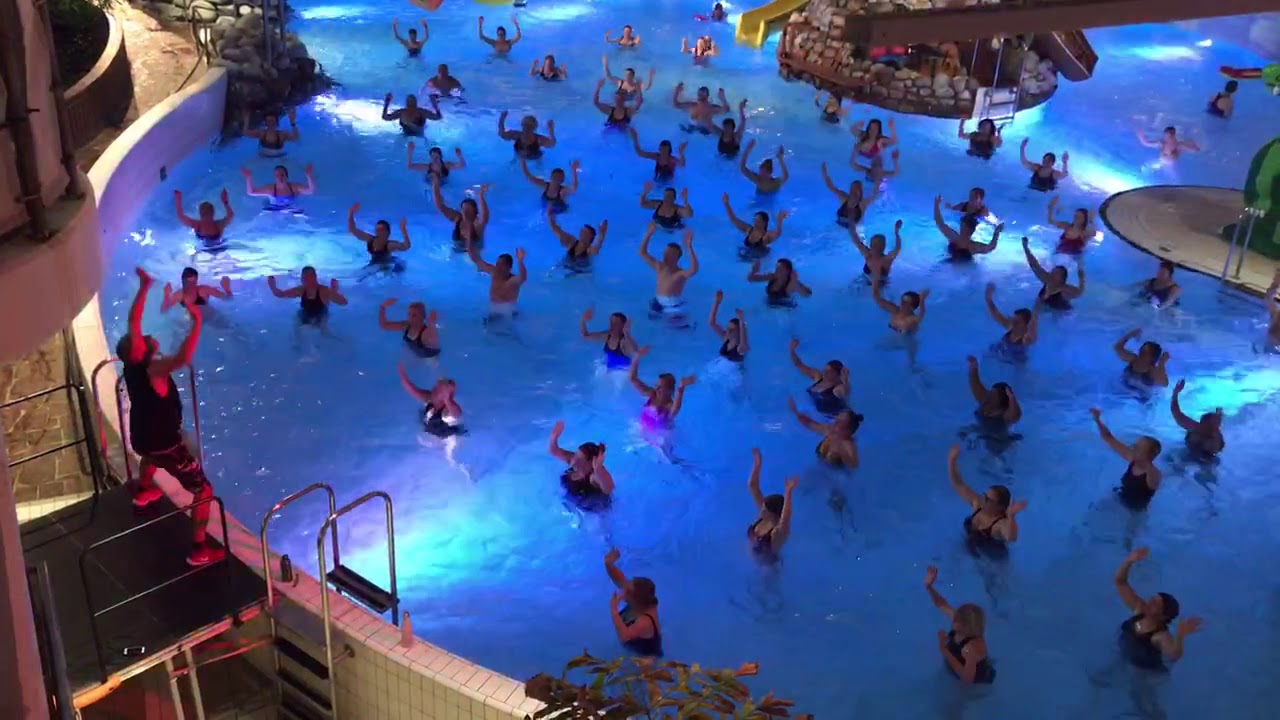Aqua Zumba i Äventyrsbadet på Fyrishov YouTube