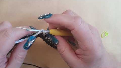 Interlocking crochet, filet crochet, Toadstool potholder row 2B