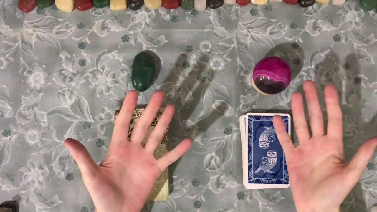 Te va a llamar? Será pronto ? Cómo está ahora ? Que dirá ? Tarot interactivo del amor hoy