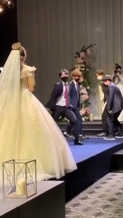 #bts dancing on j-hope's sister's wedding 👸 #jhopesisterwedding #shorts #btsarmy
