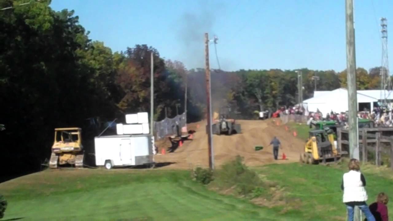 RETREAT WISCONSIN TRACTOR PULL 2011 BRIAN MAUSS OLIVER 88 CUMMINS YouTube