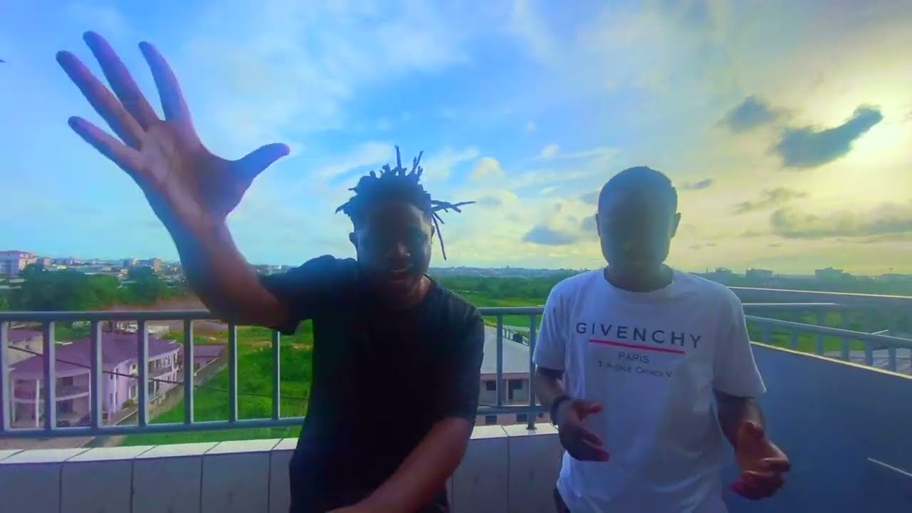 Phido FT Awu - TAKE OVER (LYRICS VIDEO) auf YouTube ansehen Phido FT Awu - TAKE OVER (LYRICS VIDEO) auf YouTube ansehen